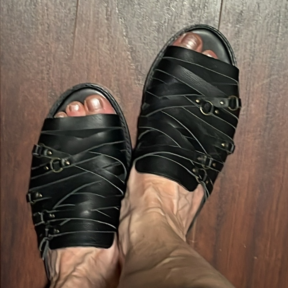 NWOT Kelsi Dagger Anthropoligie Black Leather Strappy Sandals